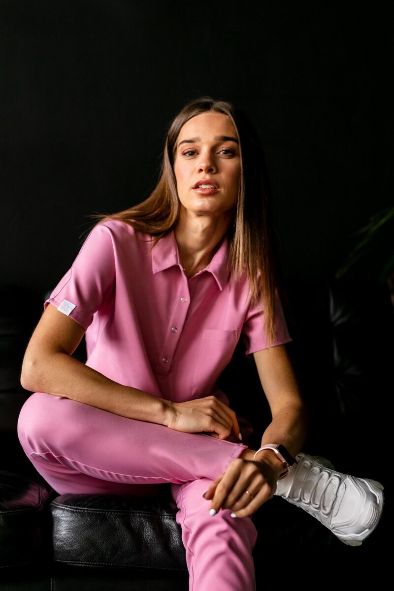 Bluza medyczna damska SCRUBS z kołnierzykiem Lea™ - Candy Pink OUTLET