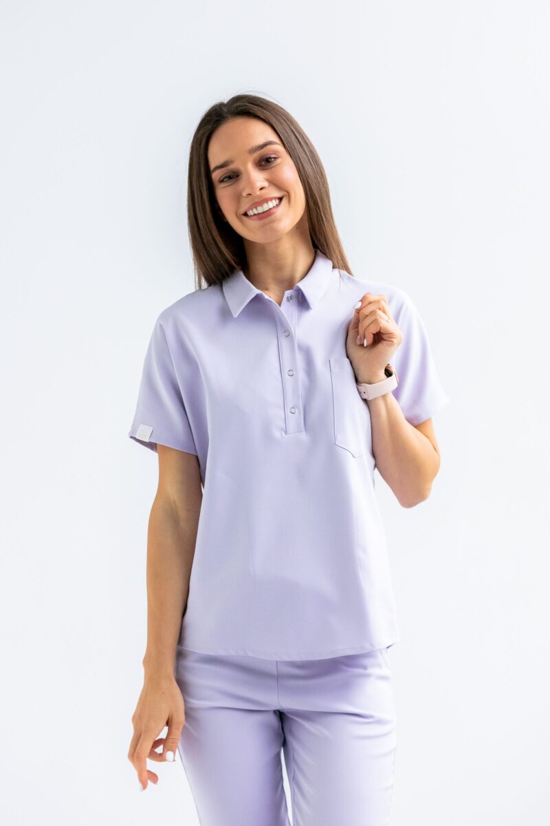 Bluza medyczna damska SCRUBS z kołnierzykiem Lea™ - lila - OUTLET