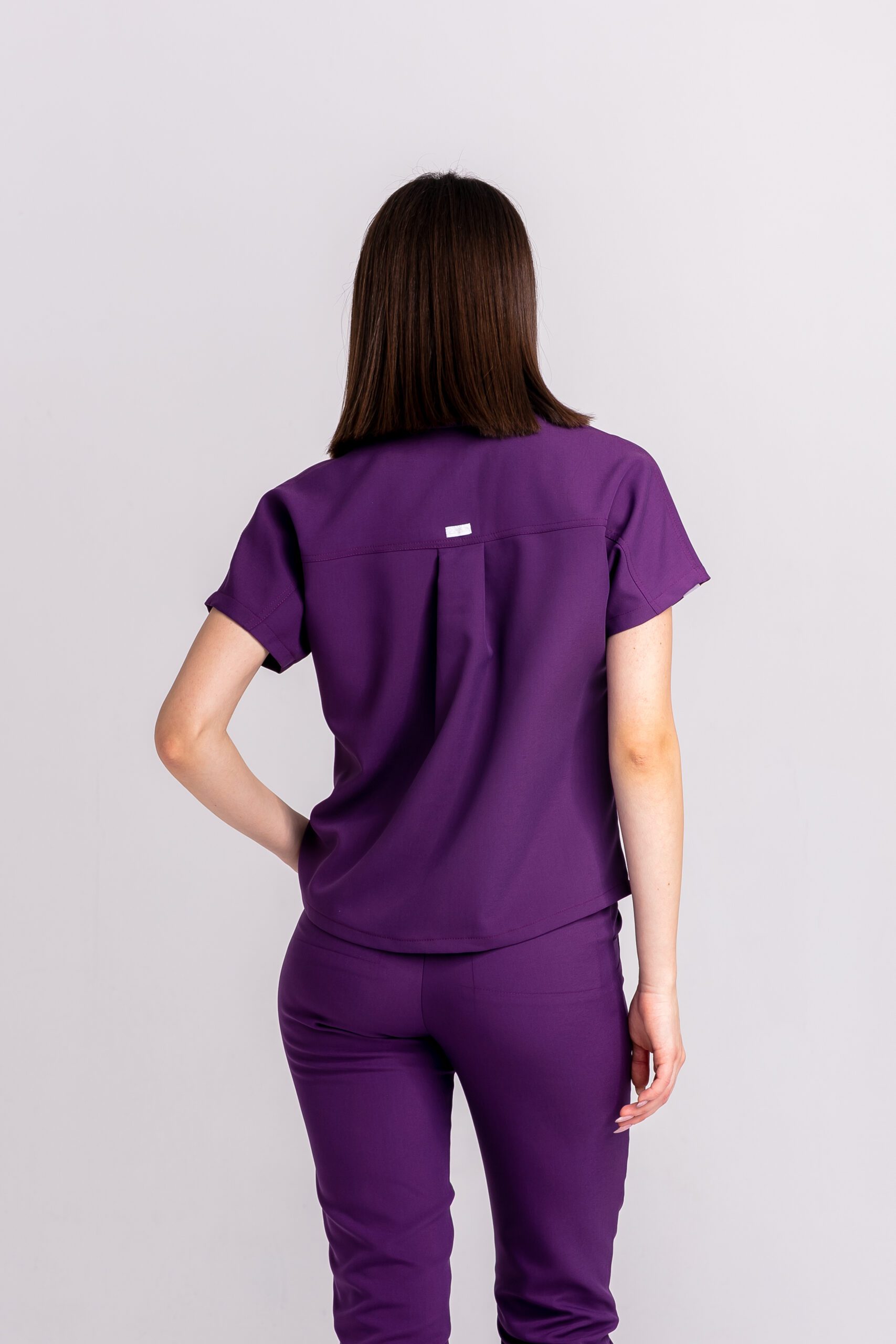 Bluza medyczna damska SCRUBS z kołnierzykiem Lea™ - Grape Juice