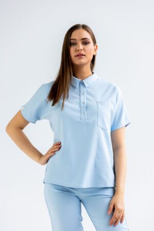 Bluza medyczna damska SCRUBS z kołnierzykiem Lea™ – Baby Blue