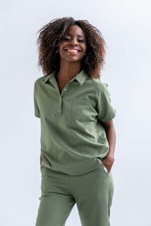 Bluza medyczna damska SCRUBS z kołnierzykiem Lea™ – Olive