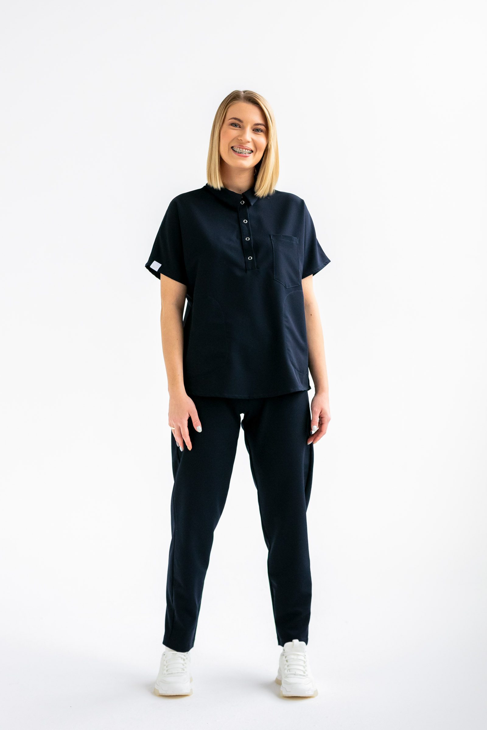 Bluza medyczna damska SCRUBS z kołnierzykiem Lea™ - navy - obrazek 4
